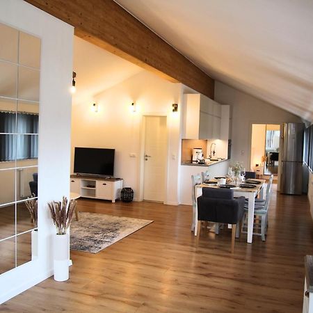 Chiemsee Apartments Altenmarkt an der Alz Rom bilde
